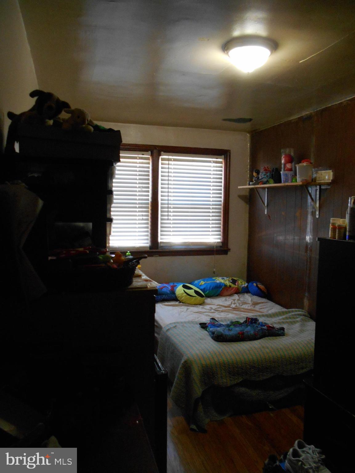 323 West Riverview Road Baltimore, MD 21225 - Photo 11 of 26 Bedroom 2