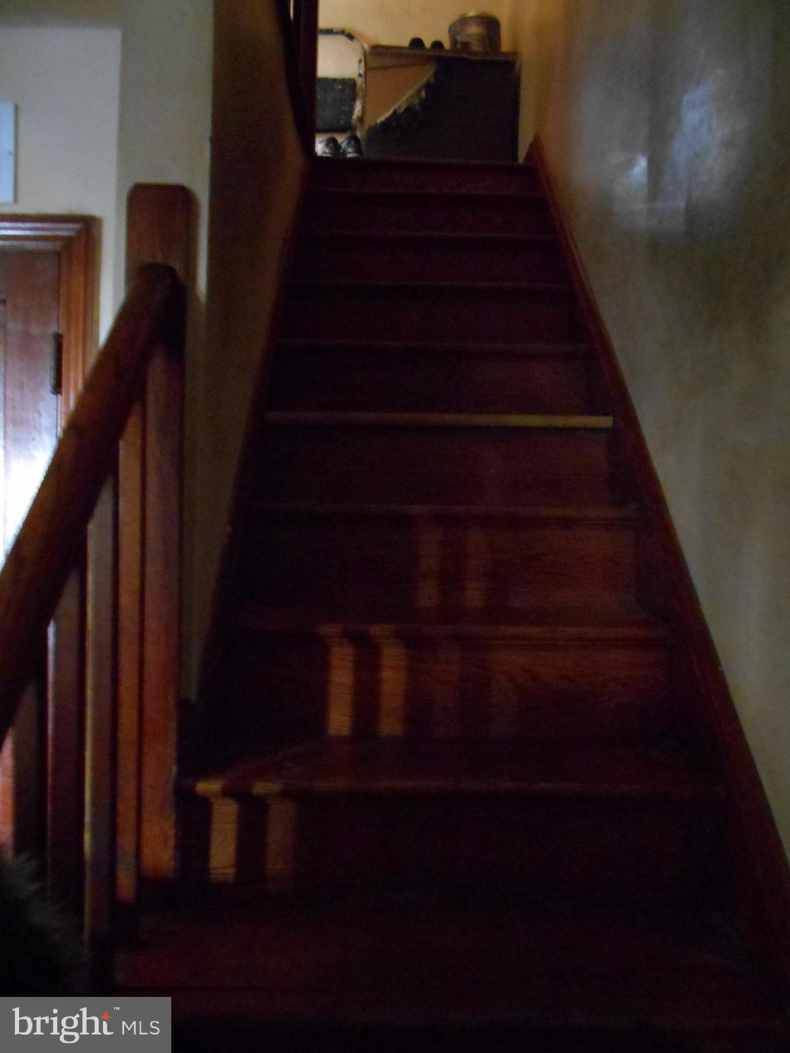 323 West Riverview Road Baltimore, MD 21225 - Photo 7 of 26 Stairway Up