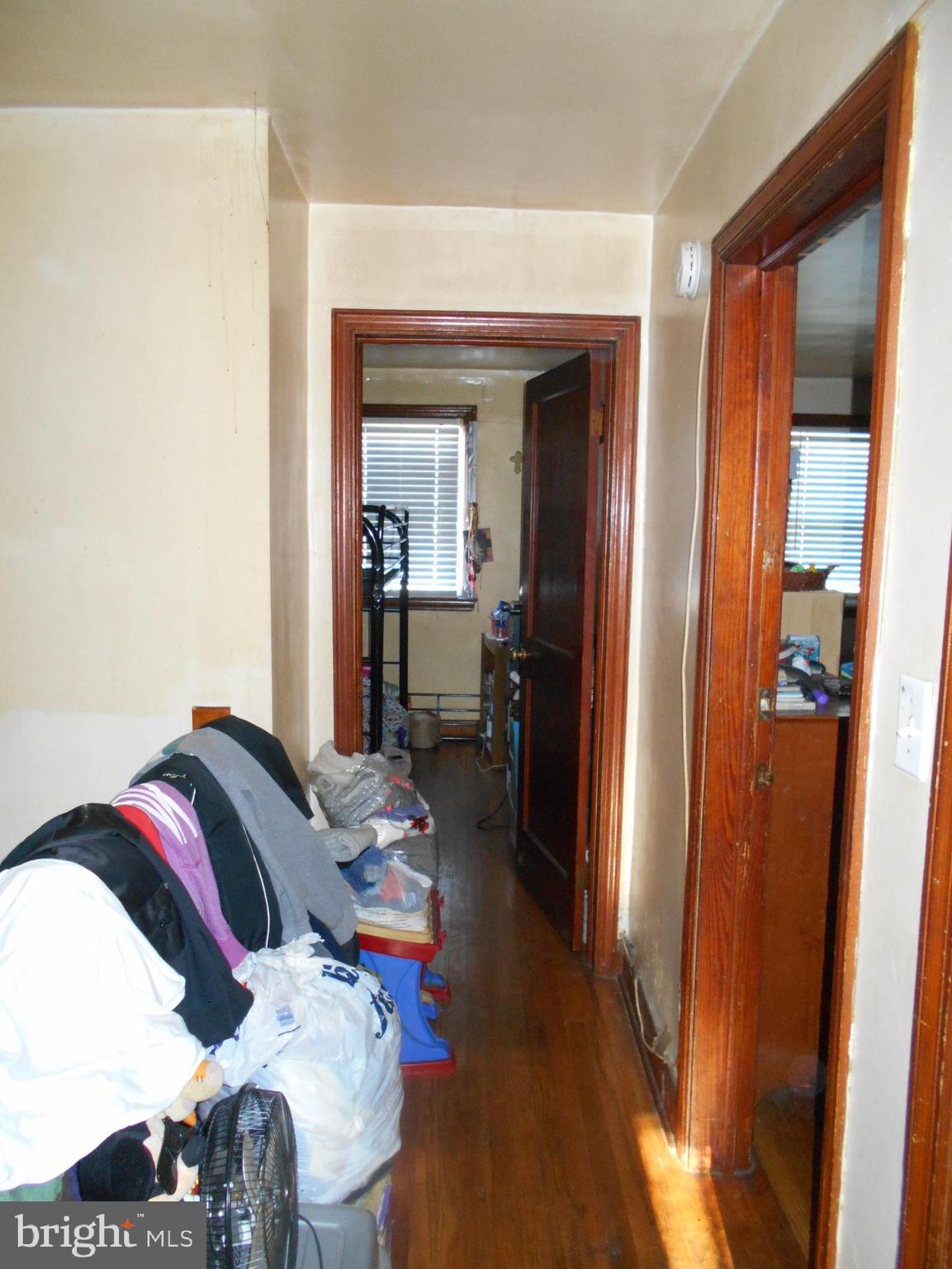 323 West Riverview Road Baltimore, MD 21225 - Photo 8 of 26 Upper Level Hallway