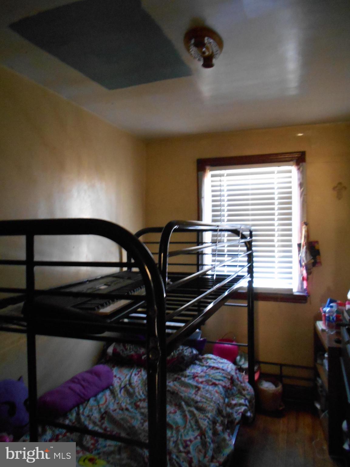 323 West Riverview Road Baltimore, MD 21225 - Photo 9 of 26 Bedroom 1