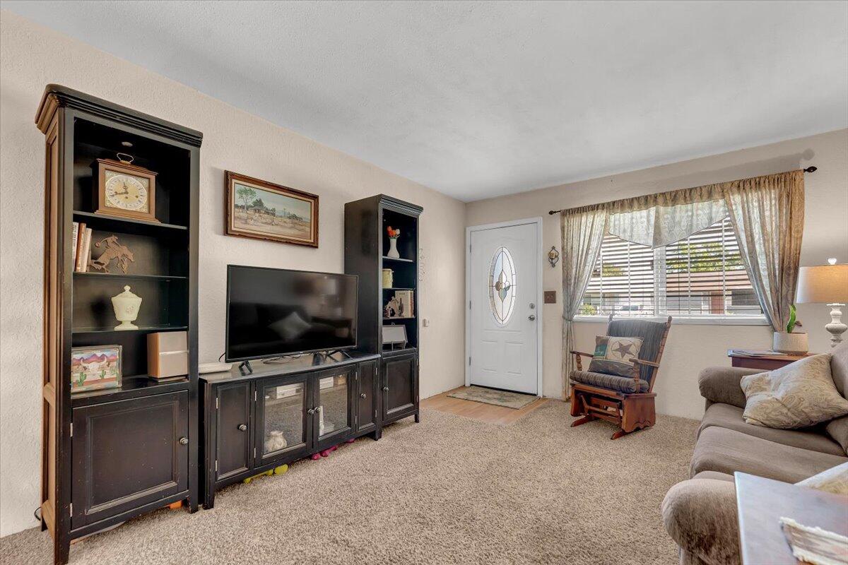 1980 Spruce Circle Anderson, CA 96007 - Photo 5 of 44 06-1980 Spruce St - I-6