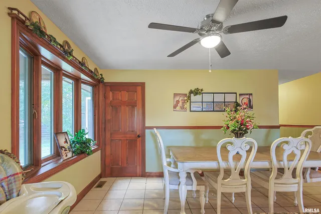 $235,000 | 15 White Oak Lane, Metropolis, IL 62960