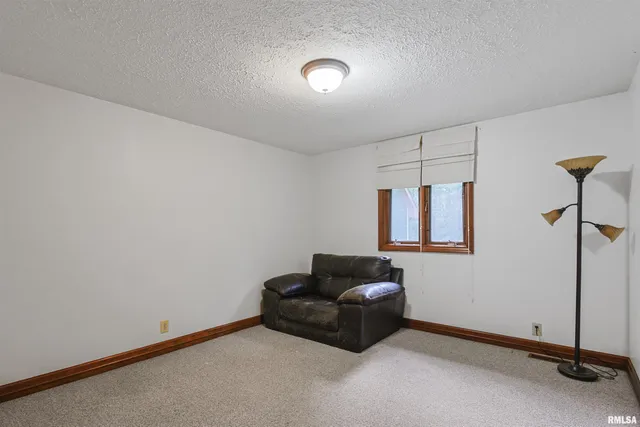 $235,000 | 15 White Oak Lane, Metropolis, IL 62960