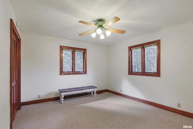 $235,000 | 15 White Oak Lane, Metropolis, IL 62960