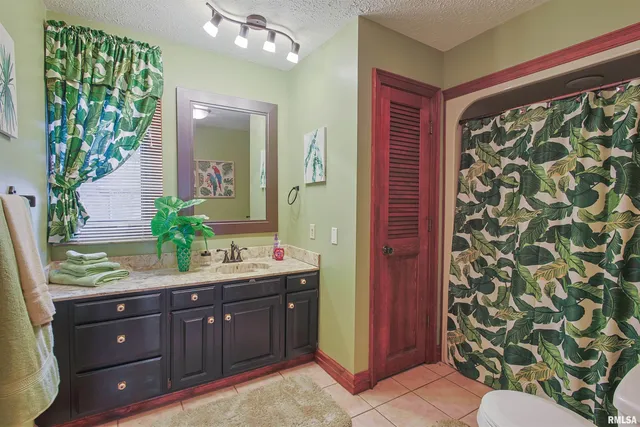 $235,000 | 15 White Oak Lane, Metropolis, IL 62960