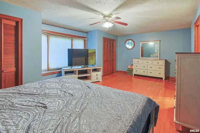 $235,000 | 15 White Oak Lane, Metropolis, IL 62960