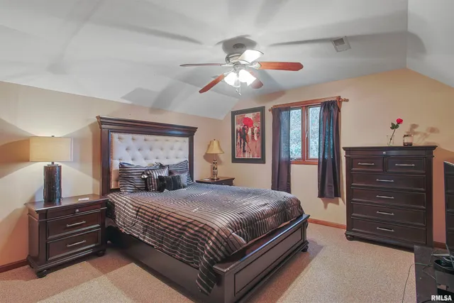 $235,000 | 15 White Oak Lane, Metropolis, IL 62960