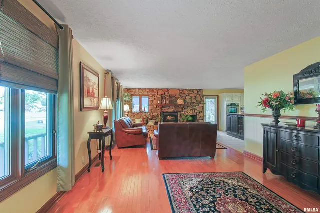 $235,000 | 15 White Oak Lane, Metropolis, IL 62960