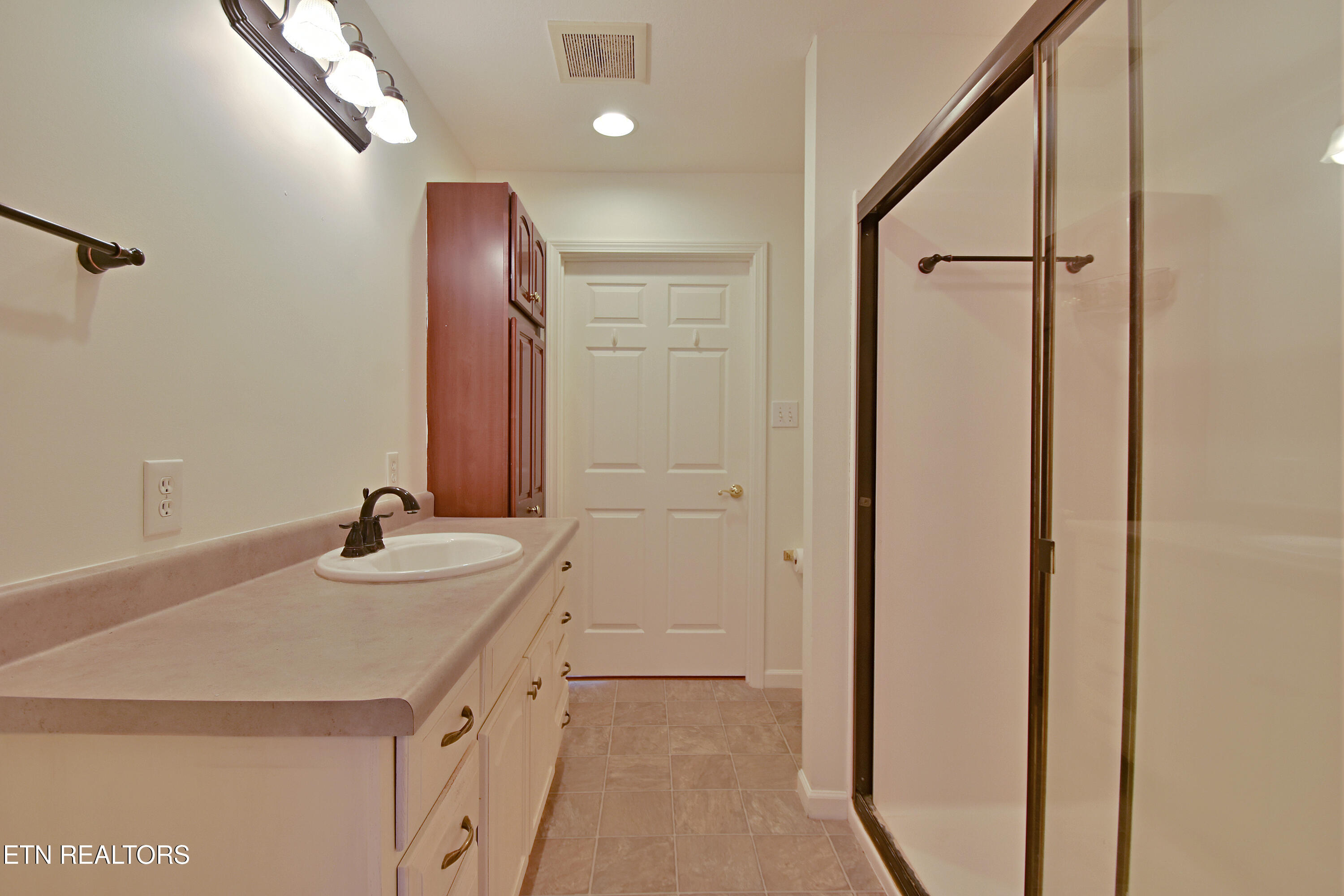 7635 St Baron Way Powell, TN 37849 - Photo 18 of 31 Master Bath