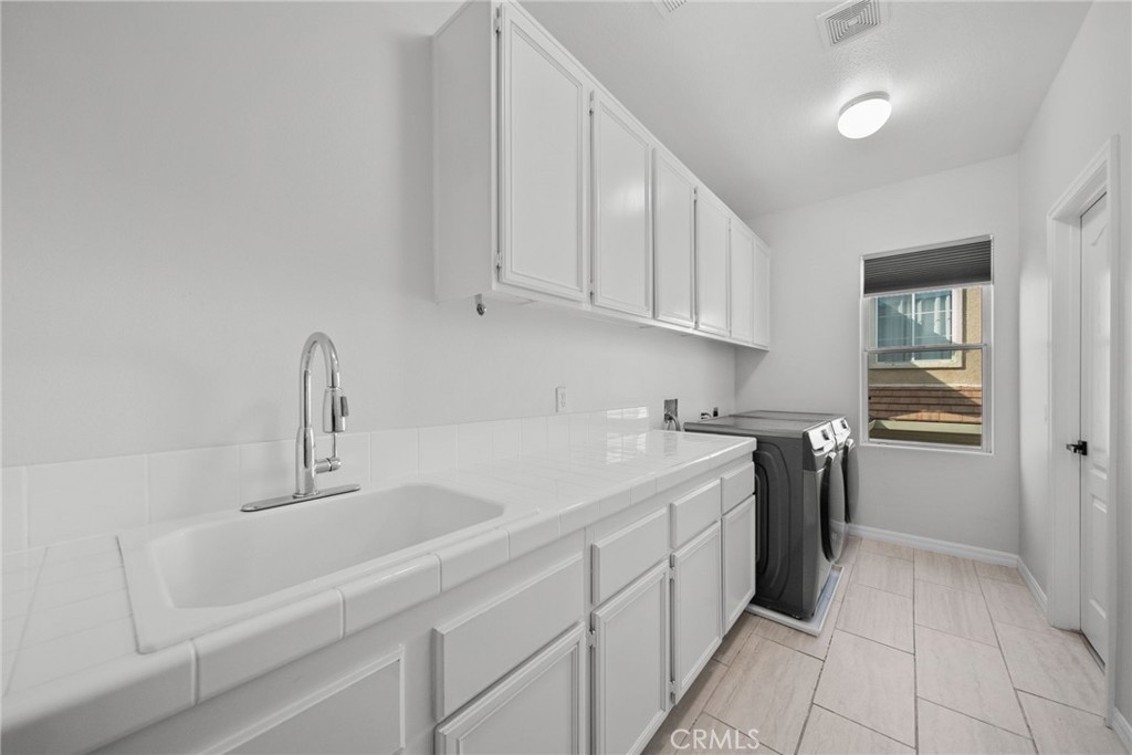28251 Infinity Circle Saugus, CA 91390 - Photo 41 of 63 Gallery Image 41