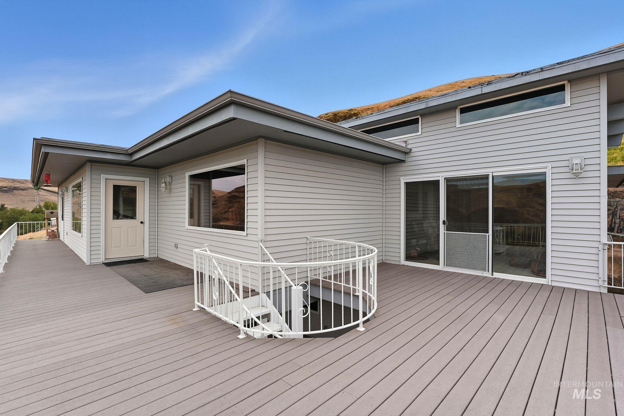 1101 5th Street Asotin, WA 99402 - Photo 2 of 48 View of wooden deck