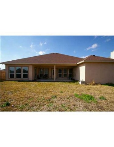 8210 Azimuth Court Corpus Christi, TX 78414 - Photo 10 of 10 a black and white photo of a big room