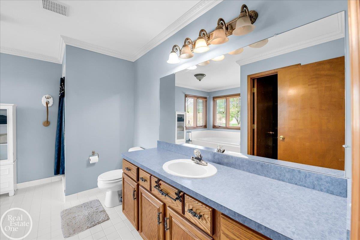 34521 Blue Spruce Road New Baltimore, MI 48047 - Photo 17 of 41 Gallery Image 17