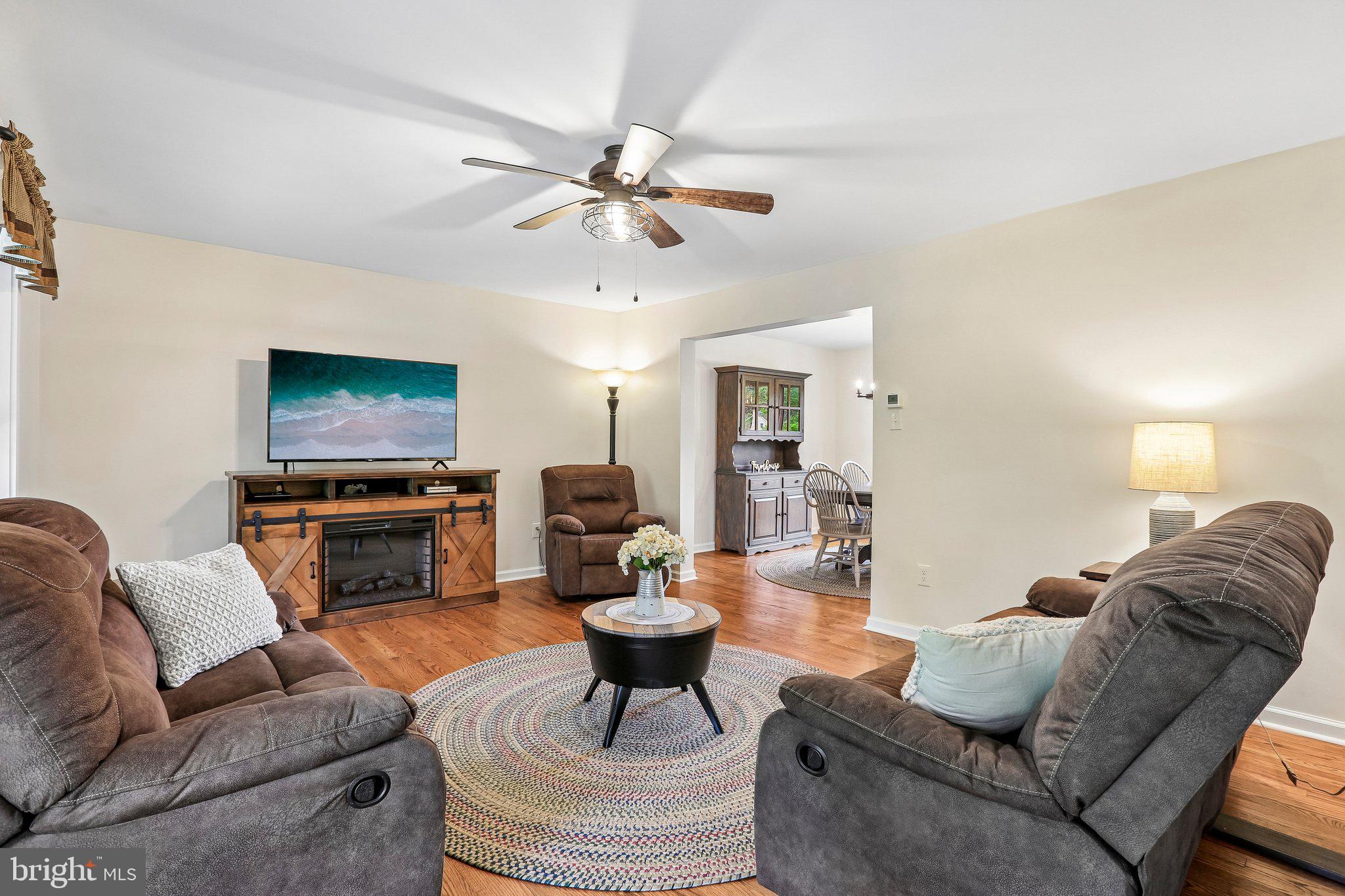 440 Valley View Drive Hanover, PA 17331 - Photo 9 of 35 Cozy living room!