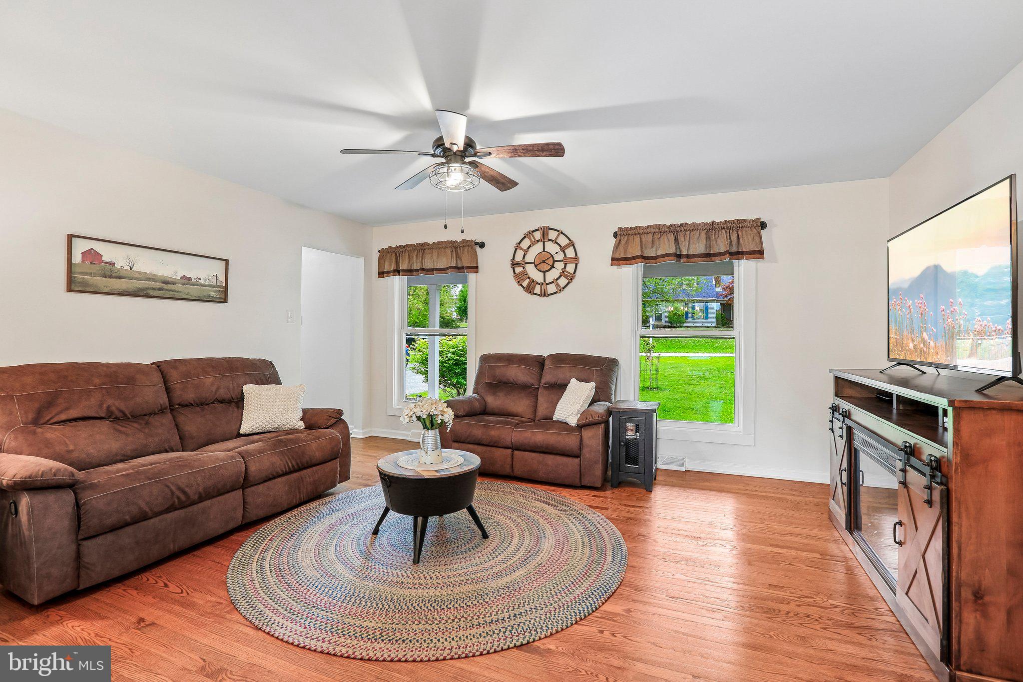 440 Valley View Drive Hanover, PA 17331 - Photo 10 of 35 Cozy living room!