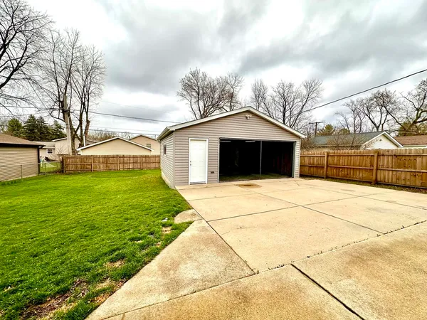 $325,000 | 38093 North Cornell Road, Beach Park, IL 60087
