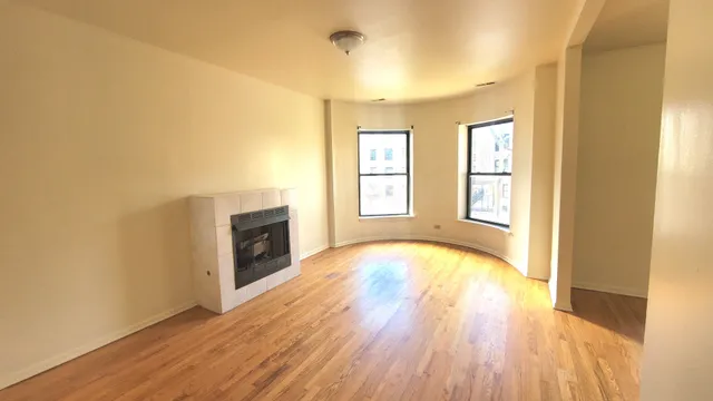 $2,300 | 4615 South Michigan Avenue, Unit 2S, Chicago, IL 60653