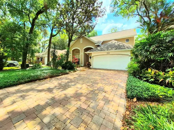 $3,950 | 2214 Green Oaks Lane, Tampa, FL 33612