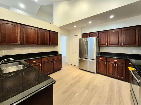 $3,950 | 2214 Green Oaks Lane, Tampa, FL 33612
