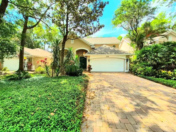 $3,950 | 2214 Green Oaks Lane, Tampa, FL 33612