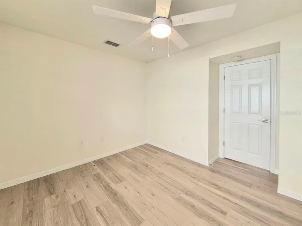 $3,950 | 2214 Green Oaks Lane, Tampa, FL 33612