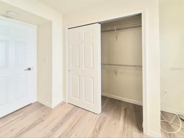 $3,950 | 2214 Green Oaks Lane, Tampa, FL 33612