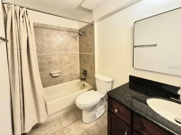 $3,950 | 2214 Green Oaks Lane, Tampa, FL 33612
