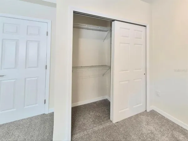 $3,950 | 2214 Green Oaks Lane, Tampa, FL 33612