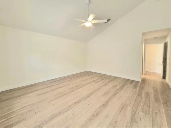 $3,950 | 2214 Green Oaks Lane, Tampa, FL 33612