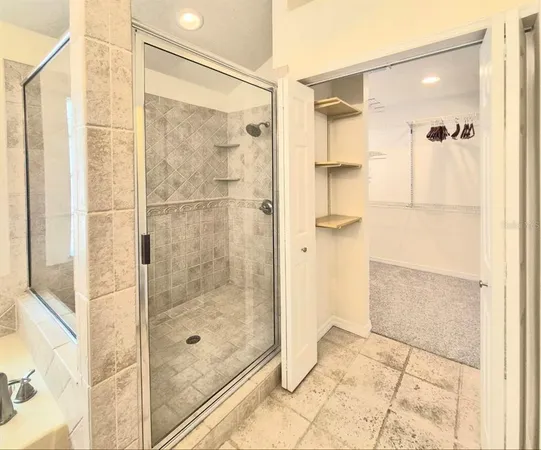 $3,950 | 2214 Green Oaks Lane, Tampa, FL 33612