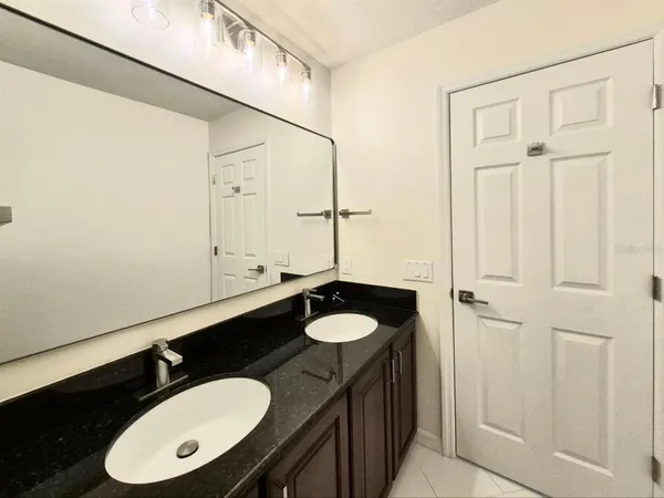 $3,950 | 2214 Green Oaks Lane, Tampa, FL 33612