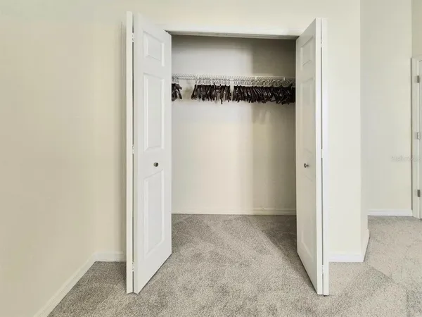 $3,950 | 2214 Green Oaks Lane, Tampa, FL 33612