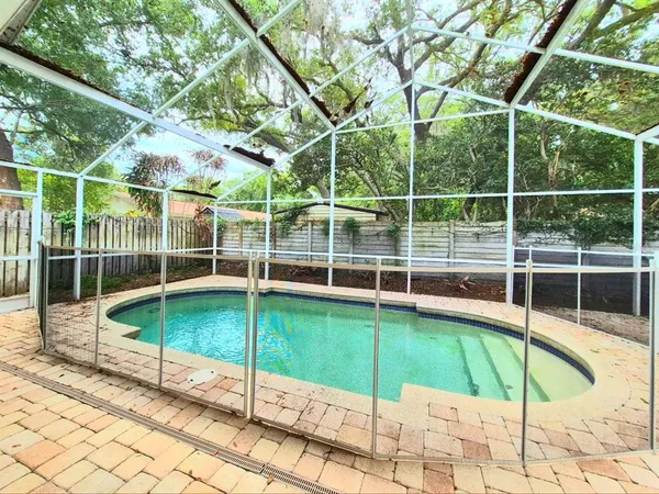 $3,950 | 2214 Green Oaks Lane, Tampa, FL 33612