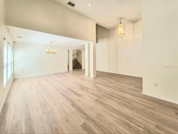 $3,950 | 2214 Green Oaks Lane, Tampa, FL 33612