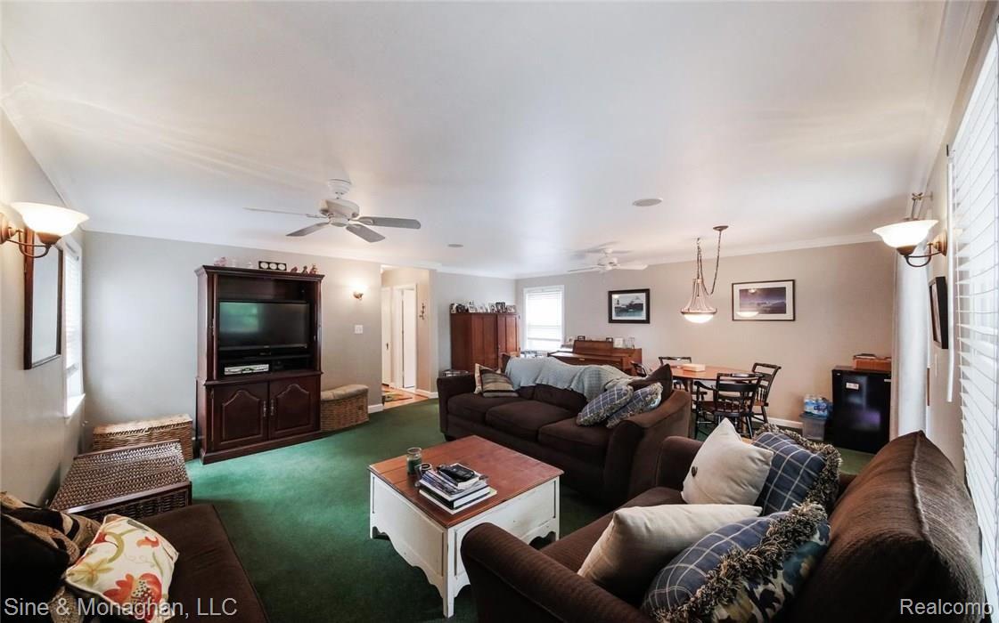 1560 Hampton Road Grosse Pointe, MI 48236 - Photo 14 of 31 16.jpg