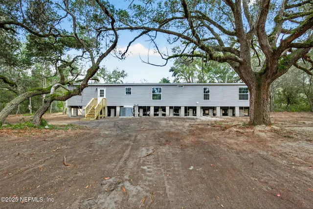 $269,400 | 5711 North Crater Lake Circle, Keystone Heights, FL 32656