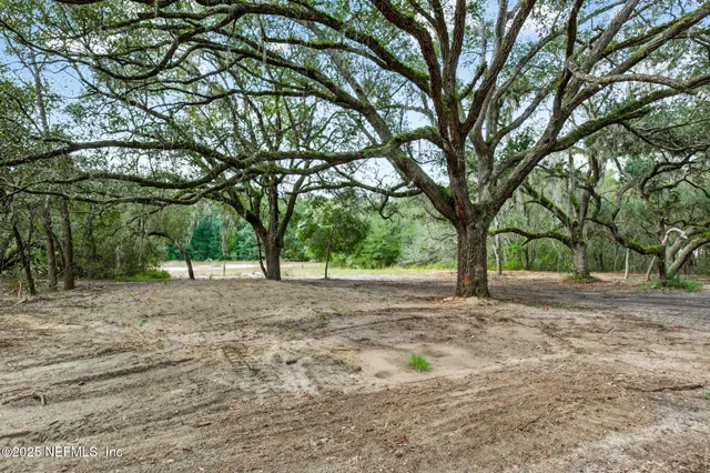 $269,400 | 5711 North Crater Lake Circle, Keystone Heights, FL 32656