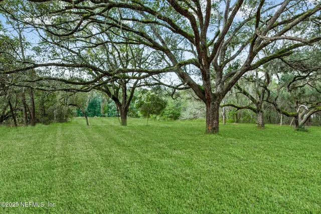 $269,400 | 5711 North Crater Lake Circle, Keystone Heights, FL 32656