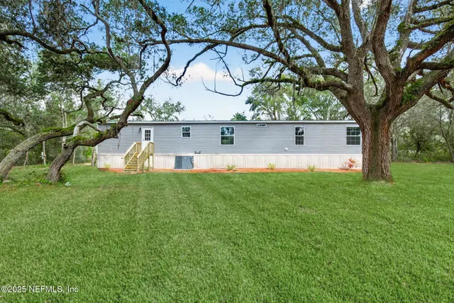 $269,400 | 5711 North Crater Lake Circle, Keystone Heights, FL 32656