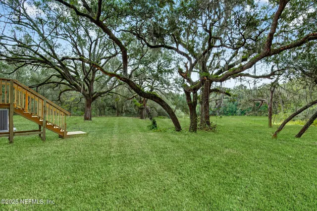 $269,400 | 5711 North Crater Lake Circle, Keystone Heights, FL 32656