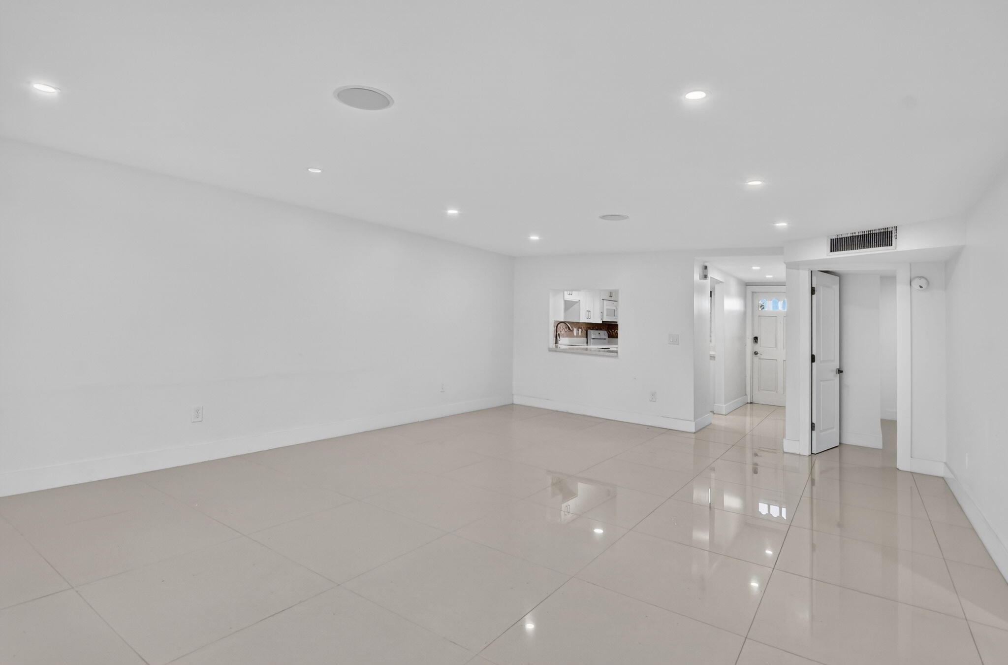 10110 Boca Entrada Boulevard, Unit 305 Boca Raton, FL 33428 - Photo 11 of 33 12-web-or-mls-DSC_2279