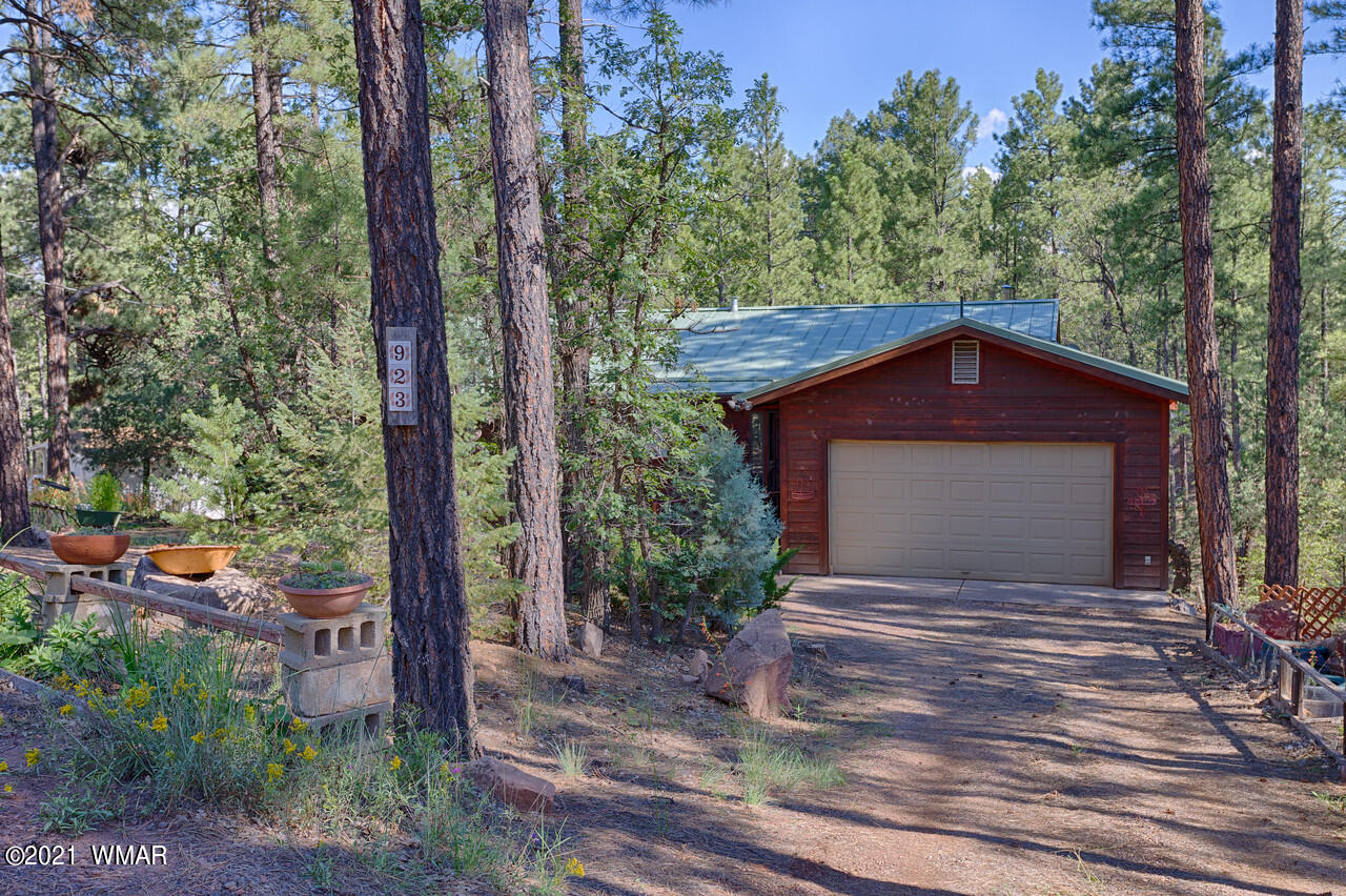 923 Hidden Way Show Low, AZ 85901 - Photo 2 of 16