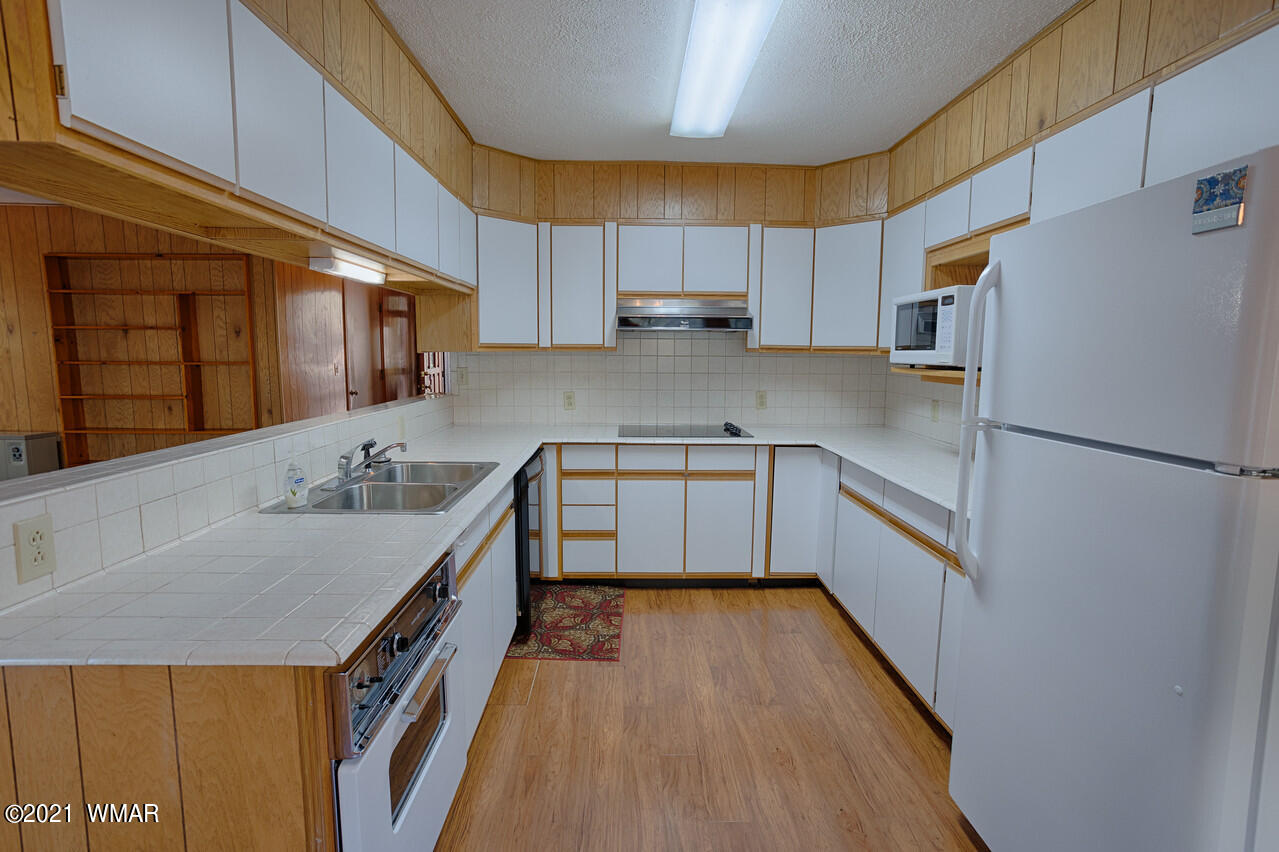 923 Hidden Way Show Low, AZ 85901 - Photo 3 of 16