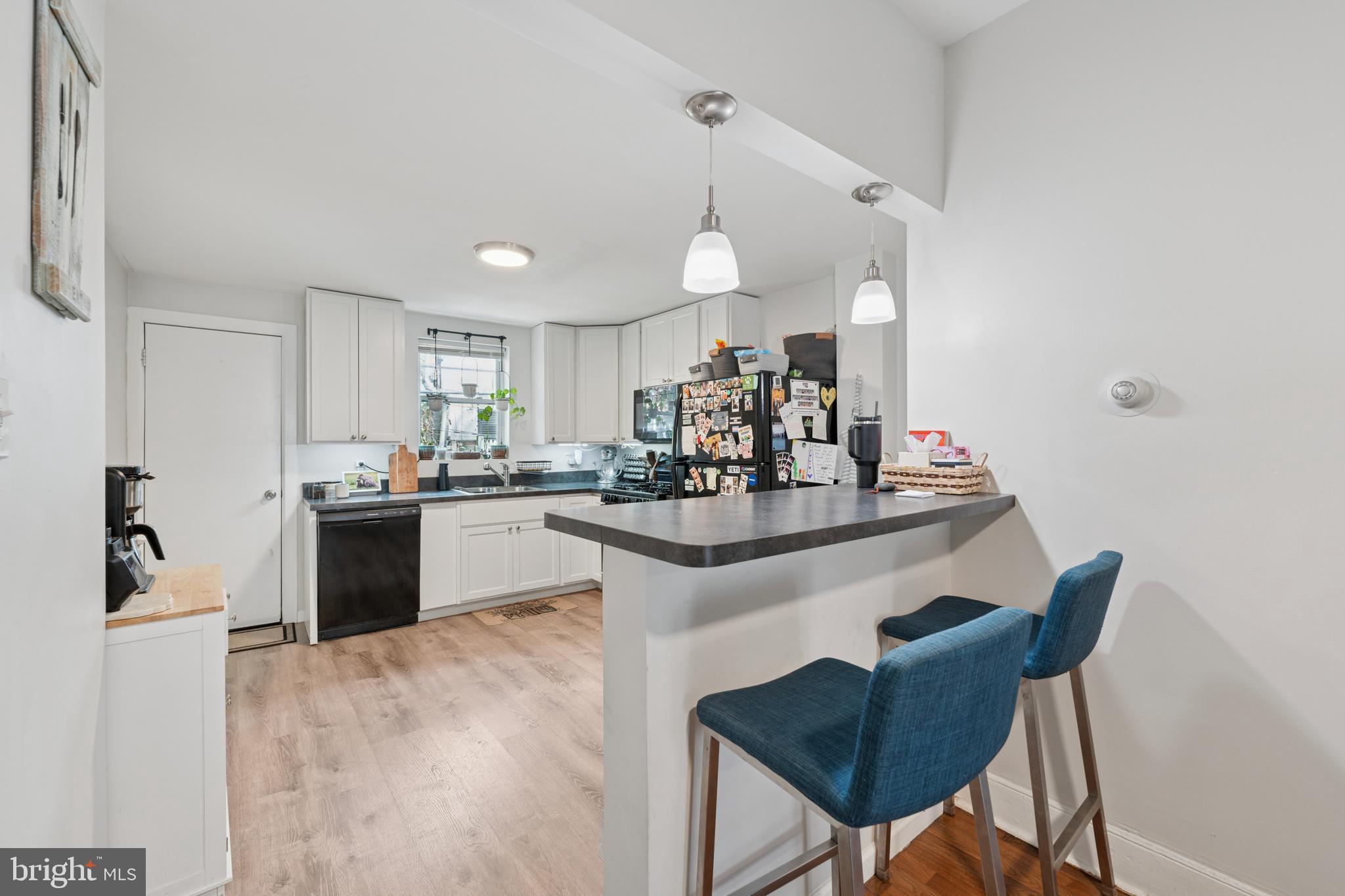 1833 Reed Street Philadelphia, PA 19146 - Photo 6 of 15