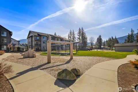 $650,000 | 1237 Meander Way Southeast, Unit 101, Snoqualmie Pass, WA 98068