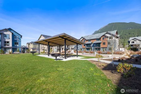 $650,000 | 1237 Meander Way Southeast, Unit 101, Snoqualmie Pass, WA 98068