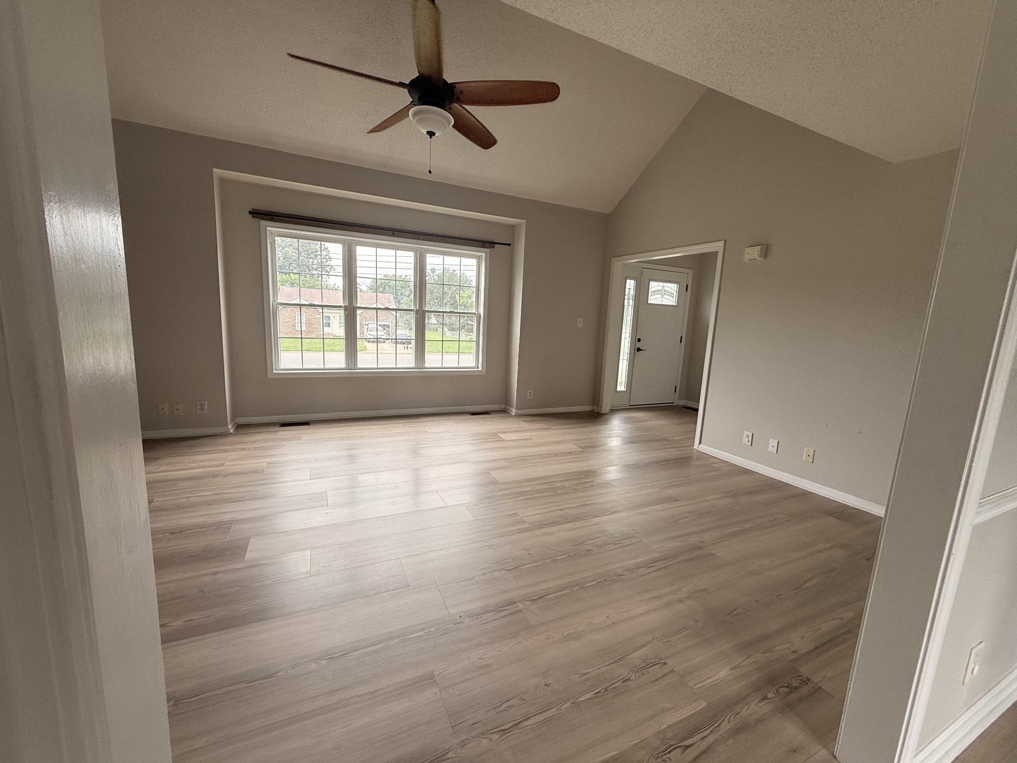 1037 Summerhaven Road Clarksville, TN 37042 - Photo 3 of 13