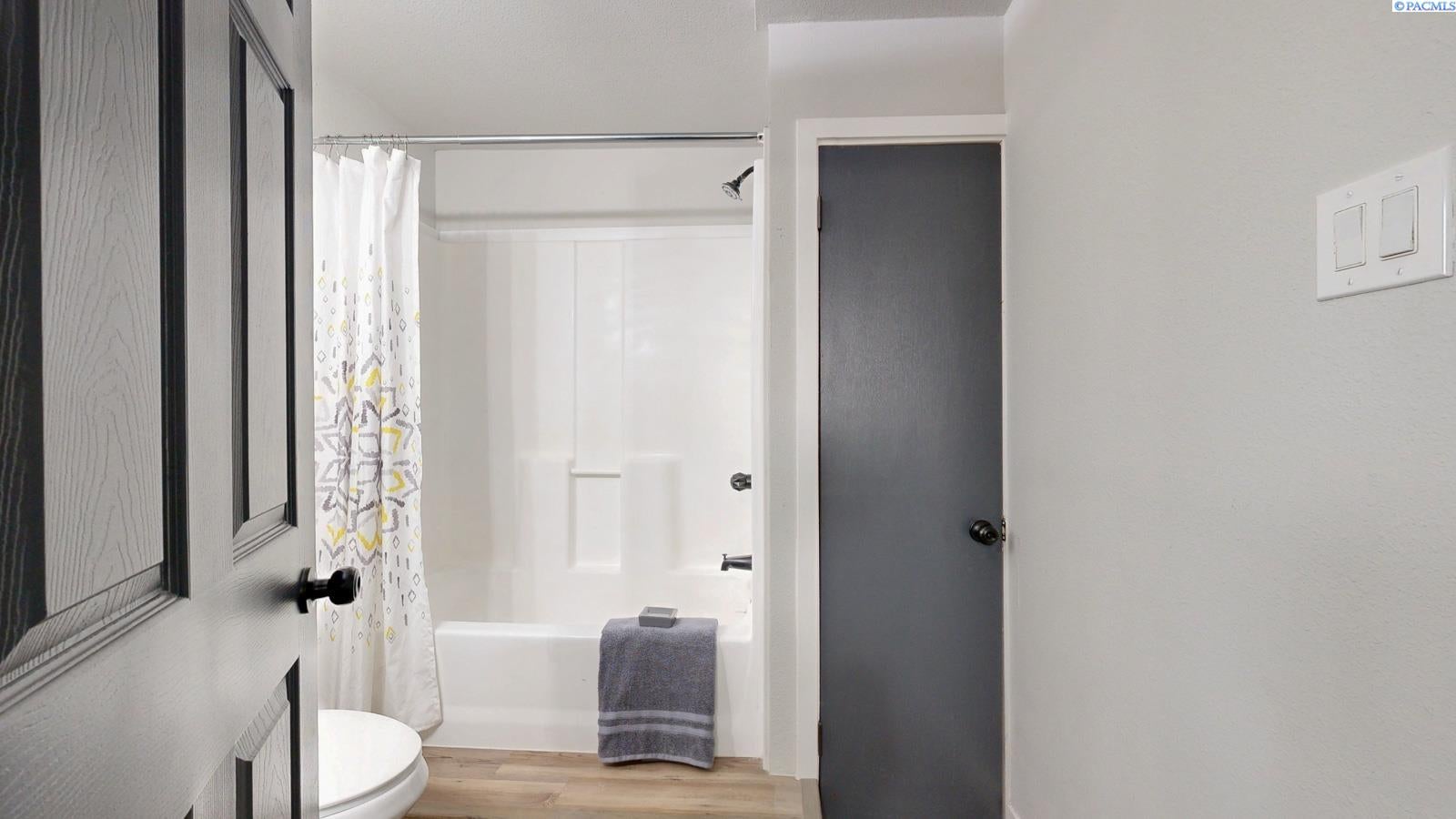220709 East Game Farm Road Kennewick, WA 99337 - Photo 32 of 47 Gallery Image 32