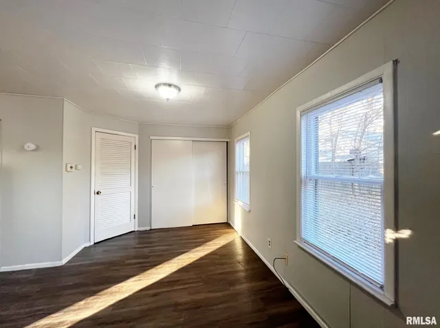 $625 | 1411 East Crestwood Drive, Peoria, IL 61603