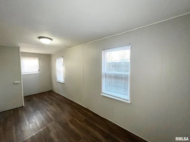 $625 | 1411 East Crestwood Drive, Peoria, IL 61603